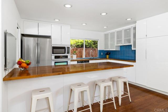 2104 Crownhill Road, San Diego CA: https://media.crmls.org/mediaz/2680b868-f22b-4baa-b44b-d3e825c5209e.jpg