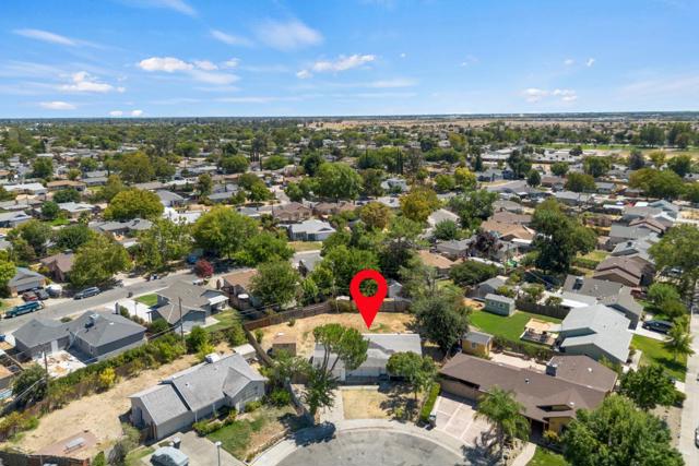 7541 19th Street, Sacramento CA: https://media.crmls.org/mediaz/2680d8d4-c0f5-4dff-ae54-b6fdb1cd4f79.jpg