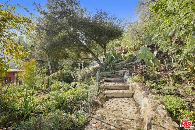 809 Basin Drive, Topanga CA: https://media.crmls.org/mediaz/2682af1e-b96b-4326-b565-44361f531521.jpg