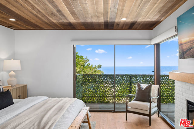 1183 La Mirada Street, Laguna Beach CA: https://media.crmls.org/mediaz/2682dd61-3ad5-44d1-ab08-e16f099f876a.jpg