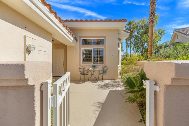 37563 Blue Sky Avenue, Palm Desert CA: https://media.crmls.org/mediaz/2682e5cf-0d6e-41bd-b34d-d983ba353f18.jpg