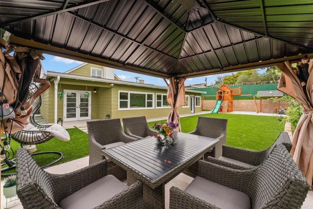 Detail Gallery Image 4 of 43 For 4055 Mount Albertine Ave, San Diego,  CA 92111 - 5 Beds | 4 Baths