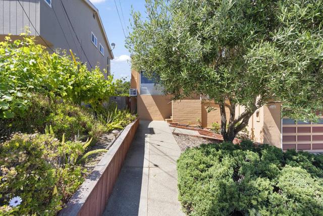 2440 Rosewood Drive, San Bruno CA: https://media.crmls.org/mediaz/26830d69-f1a9-468c-b9ea-4b9d12810c65.jpg