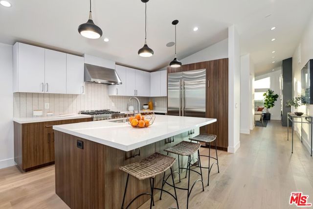 3528 Walnut Avenue, Manhattan Beach, California 90266, 5 Bedrooms Bedrooms, ,3 BathroomsBathrooms,Residential,Sold,Walnut,23238455