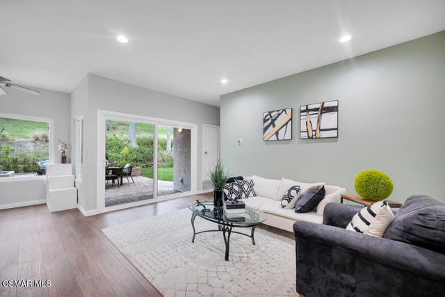 5092 Benedict Court, Oak Park CA: https://media.crmls.org/mediaz/268400ed-c48c-45ce-a7e6-ccb42d81f535.jpg