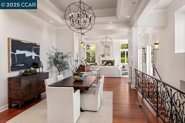 128 Oak Rd, Orinda CA: https://media.crmls.org/mediaz/268493f9-e40e-42fc-8729-0972103f147b.jpg