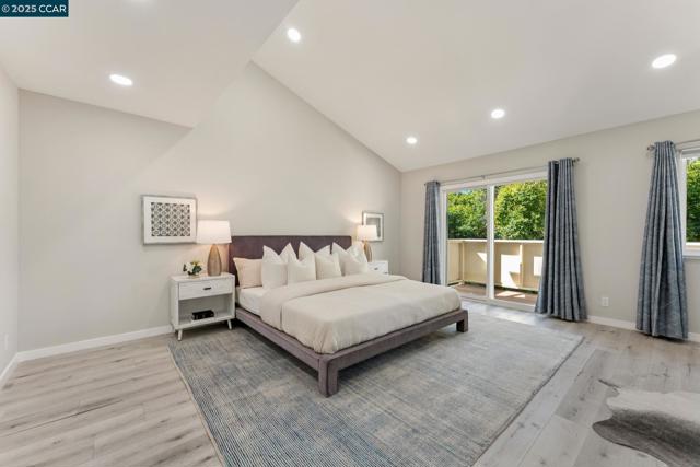 332 Kinross Dr, Walnut Creek CA: https://media.crmls.org/mediaz/2684aecc-78b4-4c77-bc59-05a1b7378b93.jpg