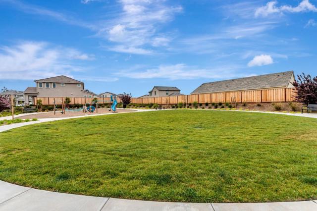 172 Vienna Way, Hollister CA: https://media.crmls.org/mediaz/268507e6-a31a-468d-9081-31f48be1f773.jpg