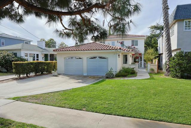 638 Margarita Ave, Coronado CA: https://media.crmls.org/mediaz/26854c5a-f109-49bb-b585-31e17fd5167a.jpg