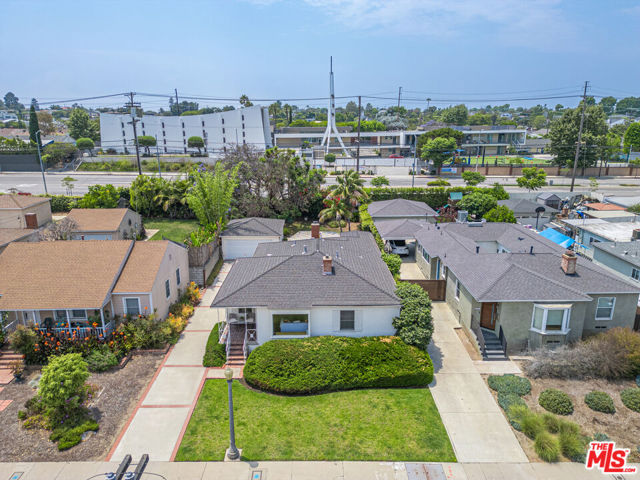 7711 Naylor Avenue, Los Angeles, California 90045, 3 Bedrooms Bedrooms, ,2 BathroomsBathrooms,Single Family Residence,For Sale,Naylor,24413387