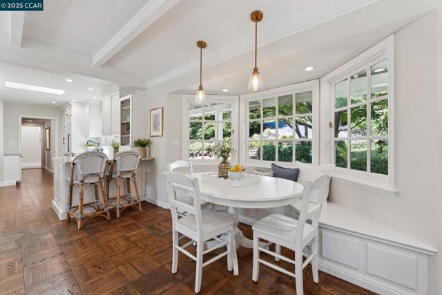 645 Los Palos Dr, Lafayette CA: https://media.crmls.org/mediaz/26875ea5-083a-4818-a93b-4c244bf31233.jpg