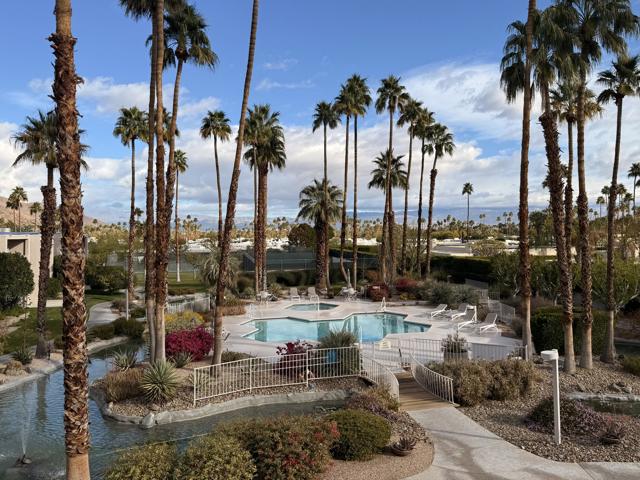 2696 S Sierra Madre, Palm Springs CA: https://media.crmls.org/mediaz/2688bff3-3956-41c5-b628-7c624e5ee5b9.jpg