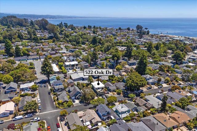 522 Oak Drive, Capitola CA: https://media.crmls.org/mediaz/2689cce1-278e-4eec-9bc7-8f0b18a2f249.jpg