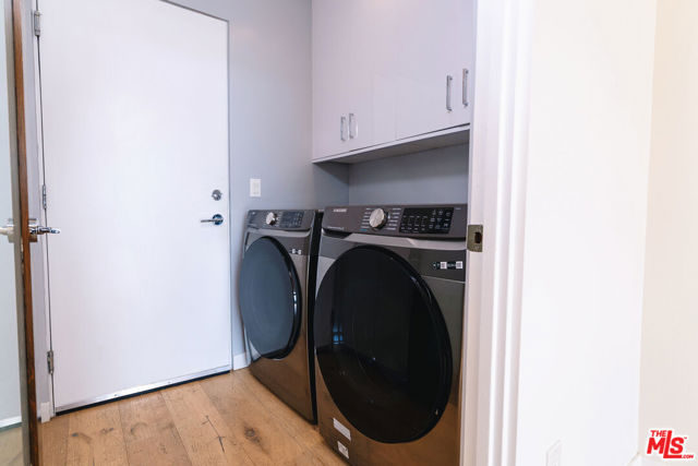 3423 Scadlock Lane, Sherman Oaks CA: https://media.crmls.org/mediaz/2689e15f-674b-464a-b8ce-6e8746df02b4.jpg