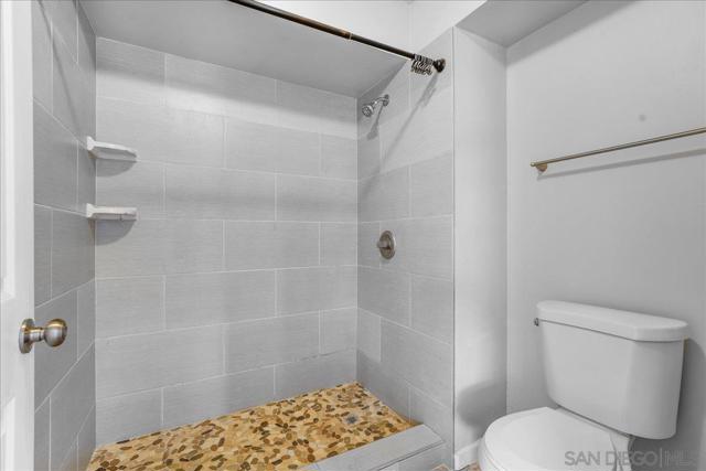 1050 E Washington, Escondido CA: https://media.crmls.org/mediaz/2689e91d-bffd-47bb-aeb5-56a544aef425.jpg