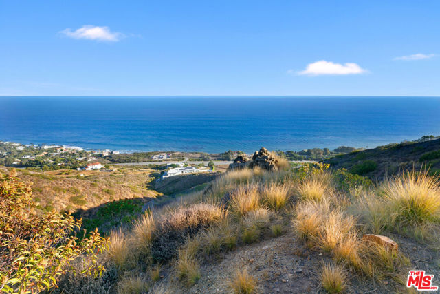 4140 Encinal Canyon Road, Malibu CA: https://media.crmls.org/mediaz/268a1cfd-dfce-4971-8d9c-9563057717cb.jpg