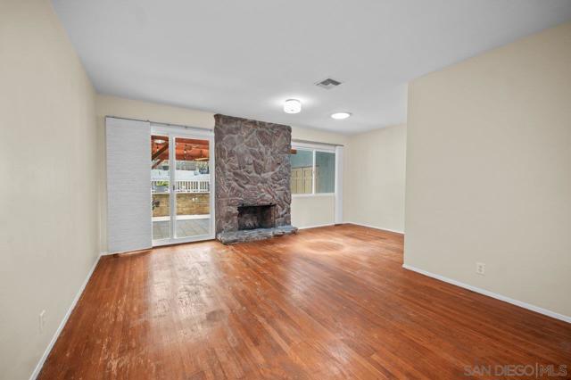 3711 Fairway Dr, La Mesa CA: https://media.crmls.org/mediaz/268a7b61-6807-4775-8560-82eca1964d31.jpg