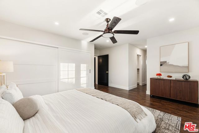 1225 S Cloverdale Avenue, Los Angeles CA: https://media.crmls.org/mediaz/268a9439-e689-4c69-82b6-5be179a26ca0.jpg