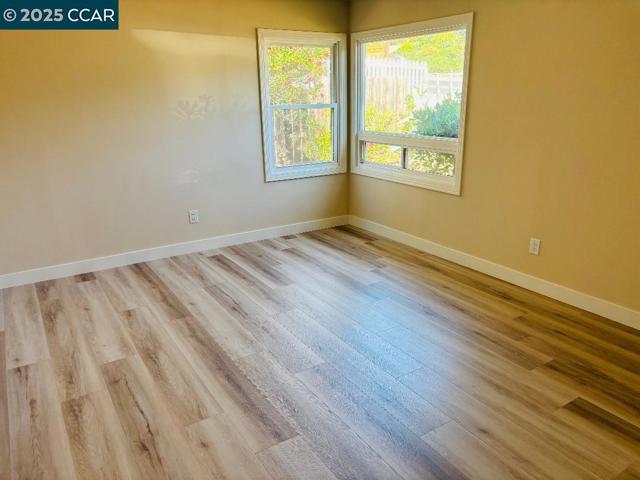 1011 Harbor View Dr, Martinez CA: https://media.crmls.org/mediaz/268bd414-dd6a-4819-95b1-0e14e48f0a5e.jpg