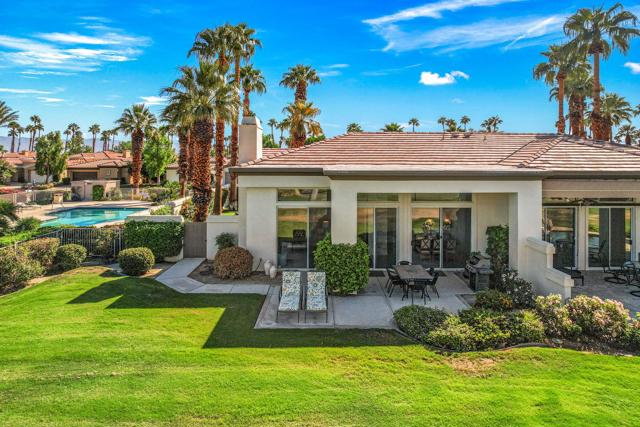 55235 Laurel, La Quinta CA: https://media.crmls.org/mediaz/268bf457-3377-4060-874d-652366936376.jpg