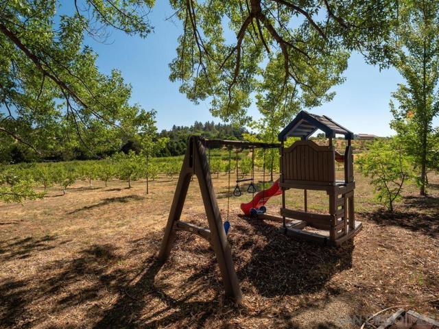 1209 Farmer Road, Julian CA: https://media.crmls.org/mediaz/268c8ec9-f925-477e-9c08-125f16dcb00c.jpg