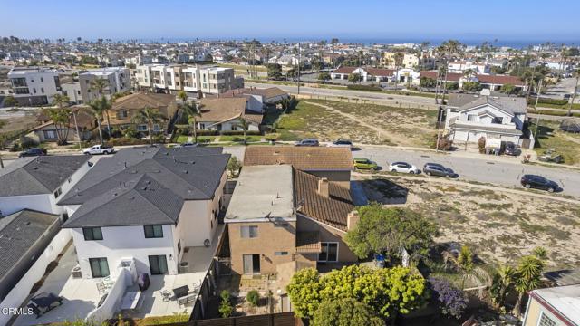 1020 Dunes Street, Oxnard CA: https://media.crmls.org/mediaz/268c968c-5088-4440-bdd7-6a153ff8f73b.jpg