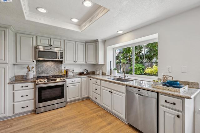 Image 14 of 59 For 112 Shannon Circle