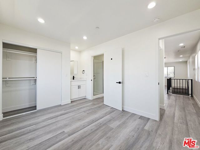 4112 S Normandie Avenue, Los Angeles CA: https://media.crmls.org/mediaz/268d3ef8-8489-4f8f-a485-da586152fb34.jpg