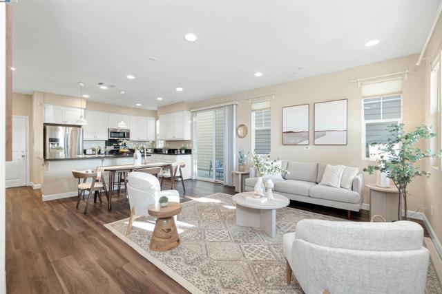 328 C St, Hayward CA: https://media.crmls.org/mediaz/268d8247-fc26-4fe8-aca3-2ef796db5a56.jpg