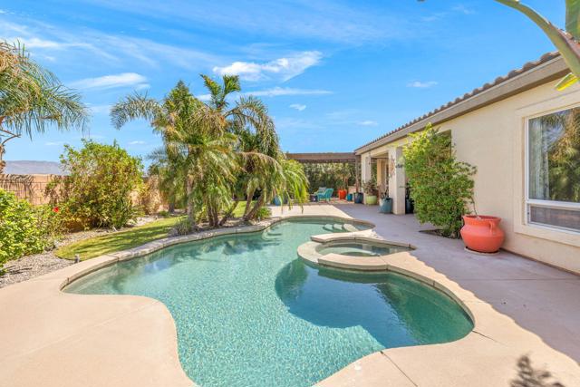 74062 Jeri Lane, Palm Desert CA: https://media.crmls.org/mediaz/268e4f3c-82e0-48eb-bdc2-eb6d8c1be409.jpg