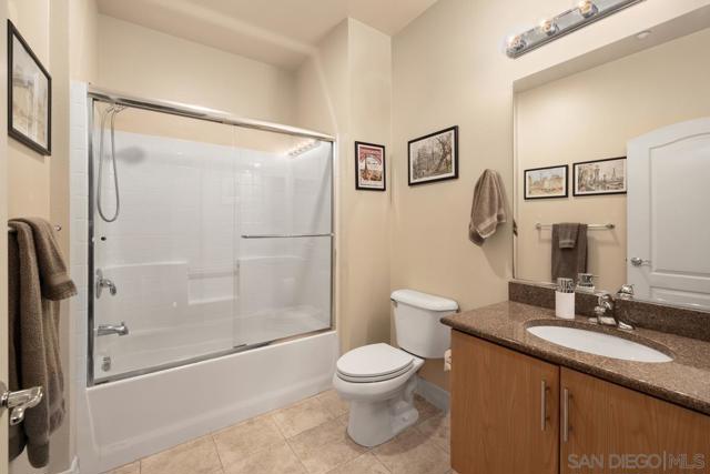 1225 ISLAND AV, San Diego CA: https://media.crmls.org/mediaz/26902d34-40fc-4281-8828-0e75078b9bf3.jpg