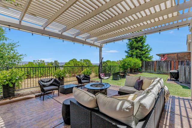 5812 Cajon Way, Gilroy CA: https://media.crmls.org/mediaz/2690759c-4829-469e-88ce-bae75e96eb26.jpg