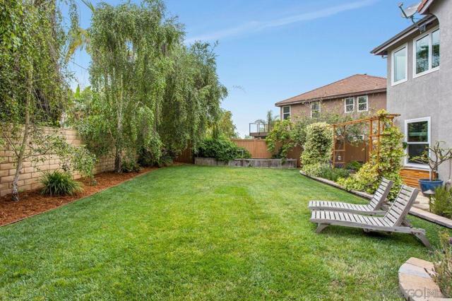 1217 BELLEFLOWER RD, Carlsbad CA: https://media.crmls.org/mediaz/2690a1b1-7290-4a59-ad44-18207386153d.jpg