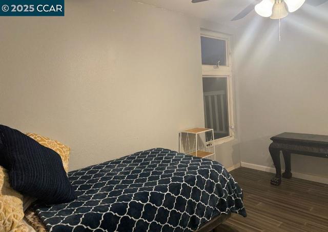 3770 Suter St, Oakland CA: https://media.crmls.org/mediaz/26911388-7e56-40d2-a6c7-338aa3f0c57d.jpg
