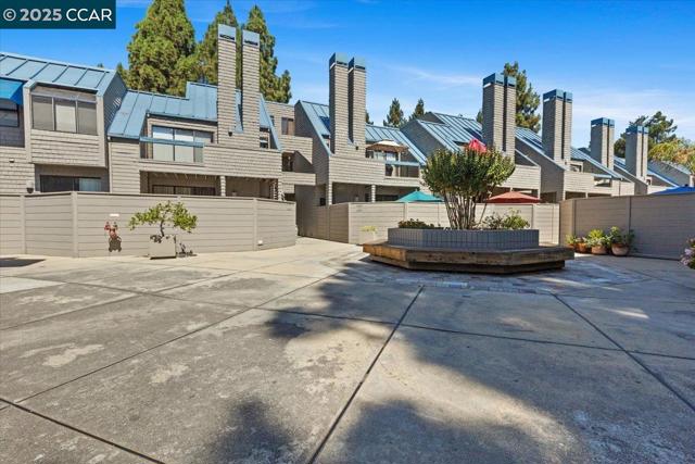 1063 Foxchase Dr, San Jose CA: https://media.crmls.org/mediaz/26913cc4-b0e2-4dc9-9383-15c8f60bc5cb.jpg