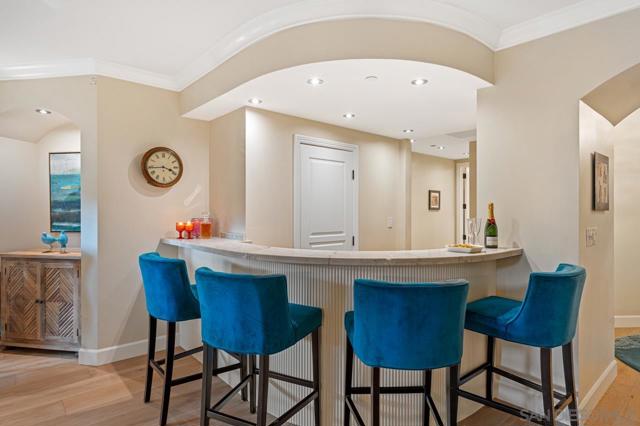 1040 Genter St, La Jolla CA: https://media.crmls.org/mediaz/269214c6-0146-4c57-a72b-79ebf4a22d7b.jpg