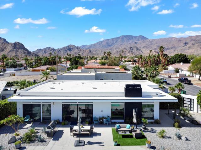 54050 Avenida Obregon, La Quinta CA: https://media.crmls.org/mediaz/2692bfb2-01f9-42f6-a9ff-7912aaefd103.jpg