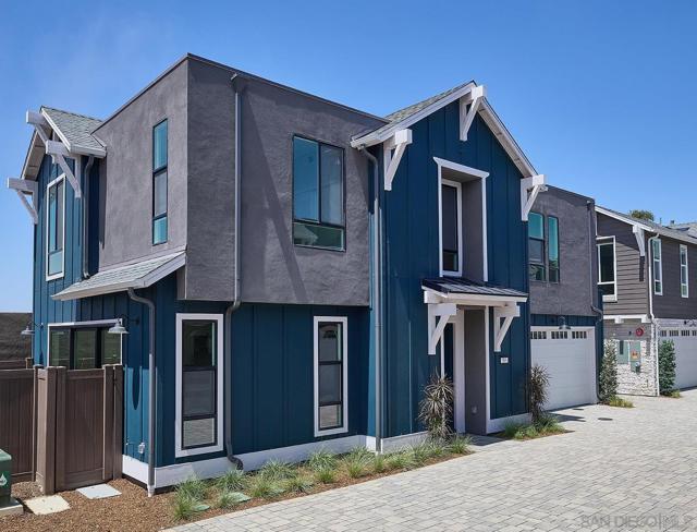 569 N Vulcan Ave, Encinitas CA: https://media.crmls.org/mediaz/2692ce7f-a521-45e8-8832-6dbd74fea7ae.jpg