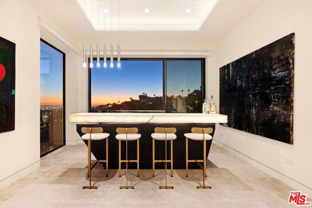Image 15 of 50 For 1690 Doheny Drive