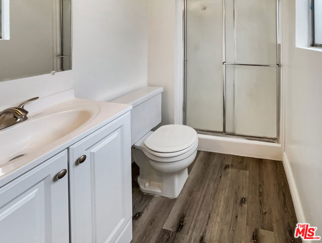 700 W La Veta Avenue, Orange CA: https://media.crmls.org/mediaz/2694a989-1fa9-4399-9f14-6575ad6d7d57.jpg