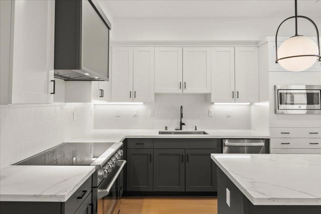 224 Carroll Street, Sunnyvale CA: https://media.crmls.org/mediaz/269526d6-9712-49a5-a890-03d890bb3460.jpg
