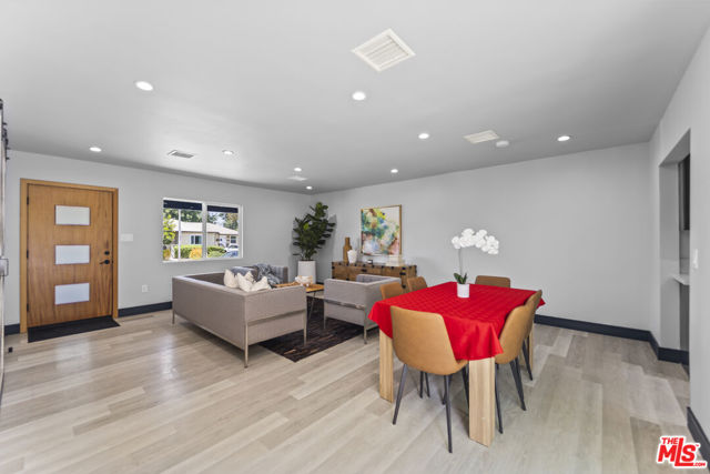 17660 Martha Street, Encino CA: https://media.crmls.org/mediaz/2695328c-9b22-48d2-85a4-710ff4bb3242.jpg