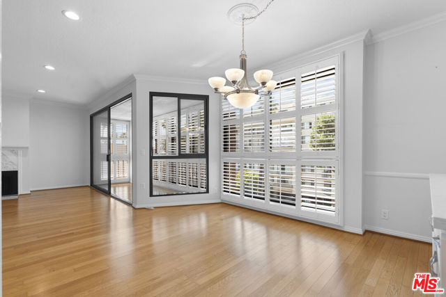 4477 Wilshire Boulevard, Los Angeles CA: https://media.crmls.org/mediaz/269592ef-00d4-4ffd-b315-83d4df2adb3f.jpg