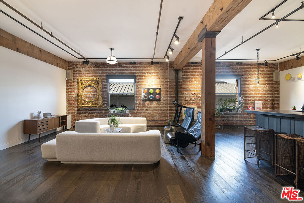 215 S Santa Fe Avenue #6