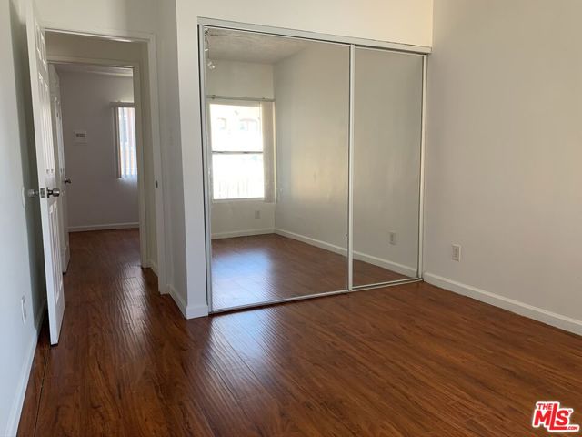 1330 S WILTON Place, Los Angeles CA: https://media.crmls.org/mediaz/2695d6f2-a7c4-445a-96d5-42ccd3c81095.jpg