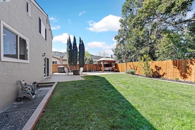 3641 Shenandoah Ct, Pleasanton CA: https://media.crmls.org/mediaz/2695dcce-8248-4c24-b951-5785af1dd68b.jpg