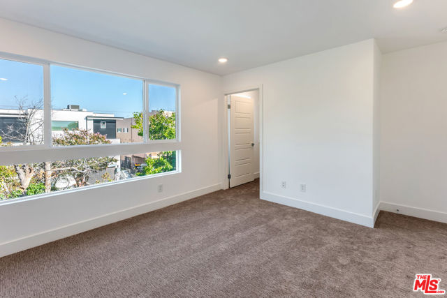 5258 Bainbridge Place photo 12