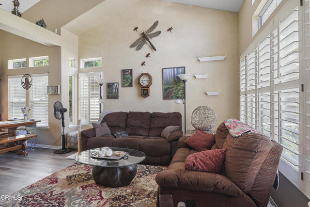 Detail Gallery Image 4 of 38 For 1028 Meadowlark Dr, Fillmore,  CA 93015 - 3 Beds | 2/1 Baths