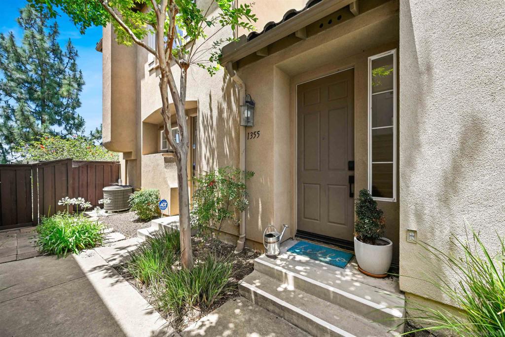 1355 Sky Ridge - photo 2