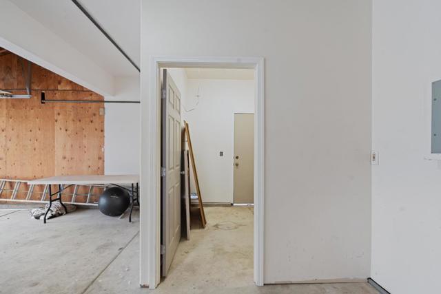 1258 De Cunha Court, Salinas CA: https://media.crmls.org/mediaz/2697c261-2573-452c-bea2-1714069af00b.jpg